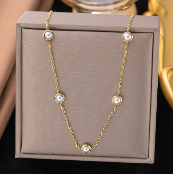 Elegant Pearl Necklace