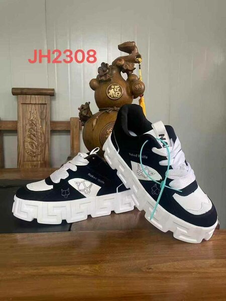 Baskets décontractées Naked Wolfe