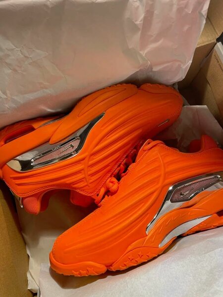 Chaussures orange tendance homme