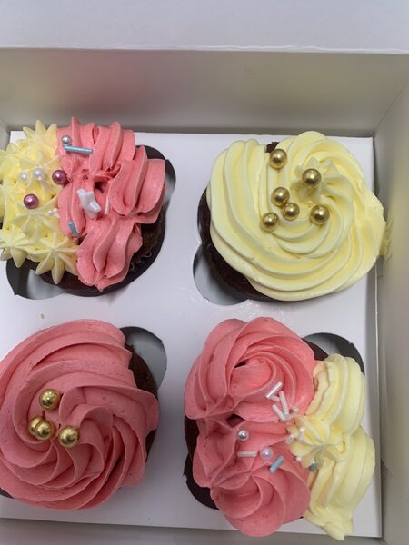 Sandys Shakes and Bakes