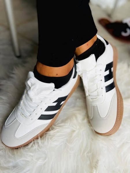 sneakers two-tone