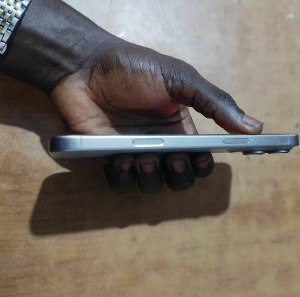 iPhone 16 Pro Max 256Go Argent