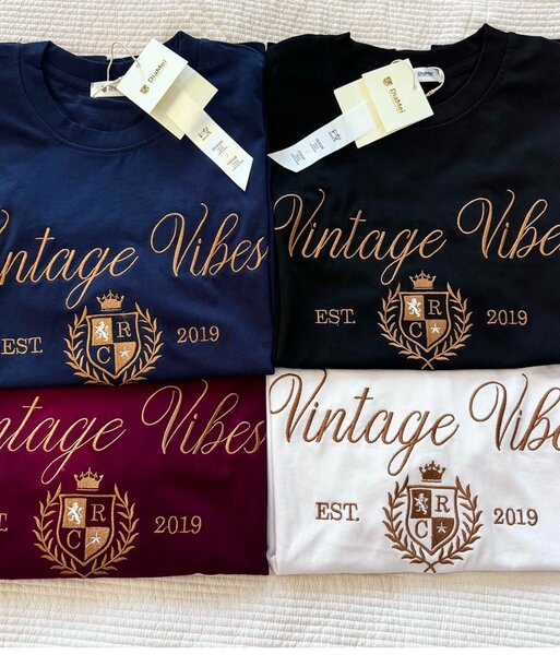 Трендовая футболка Vintaje. Размер 44-48. В розовом цвете