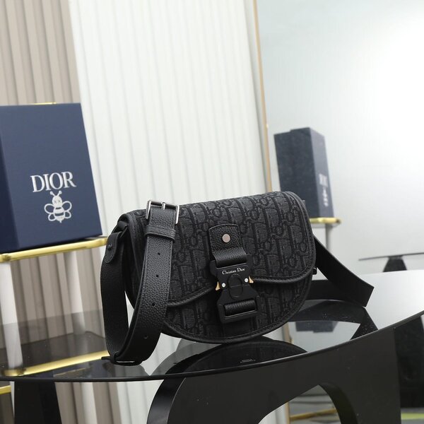 Sac en bandoulière luxe Dior