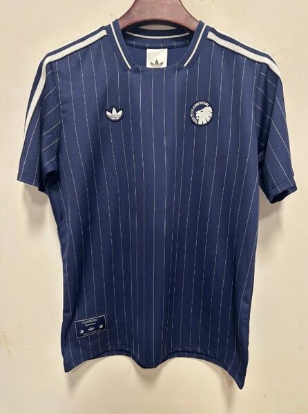 Maillot de sport bleu adidas