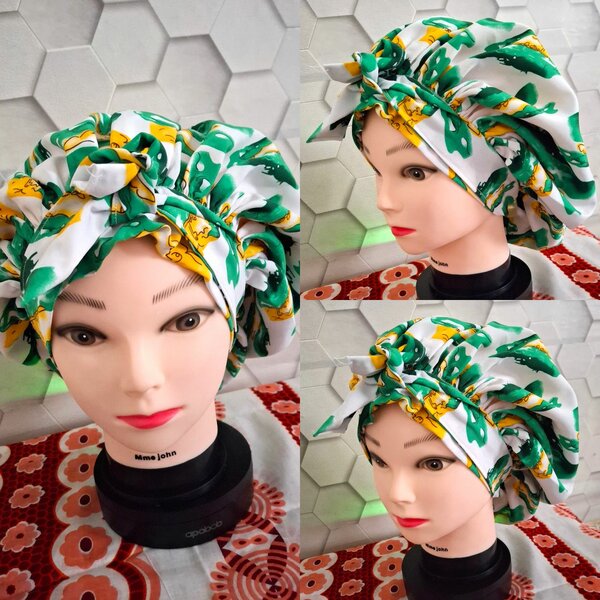 Bonnets en satin colorés