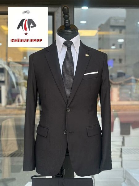 Costume élégant pour homme