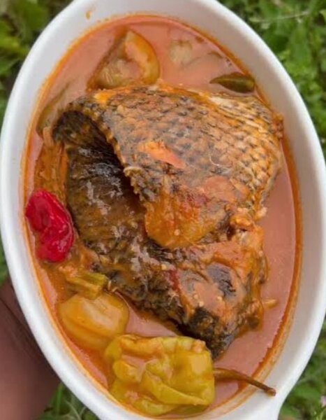 Délicieux Plat de Poisson Épicé