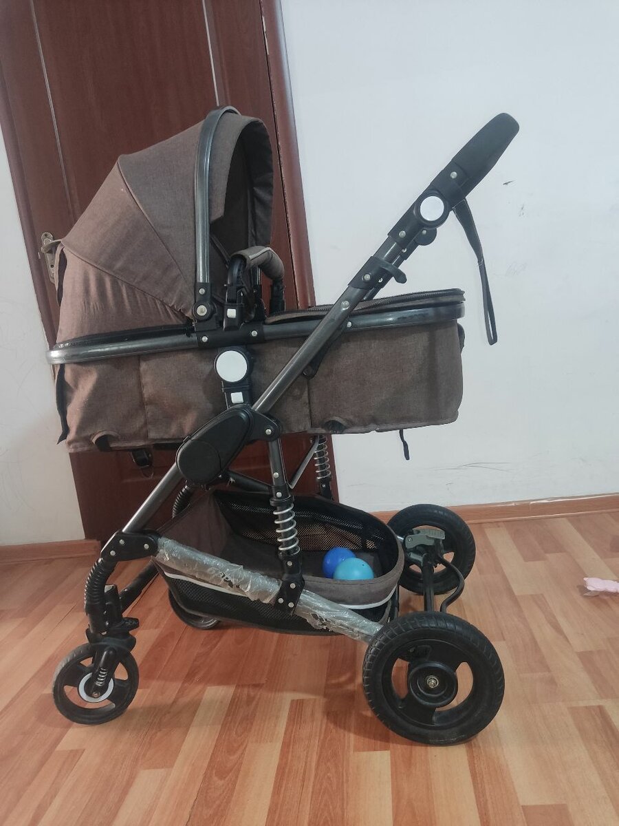 Коляска в отличном состоянии