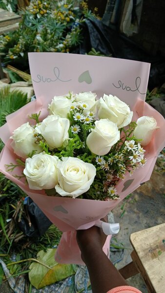 Bouquet élégant de roses blanches