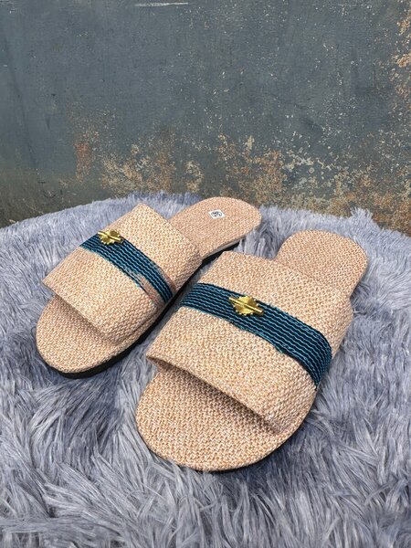 Sandales en paille artisanales