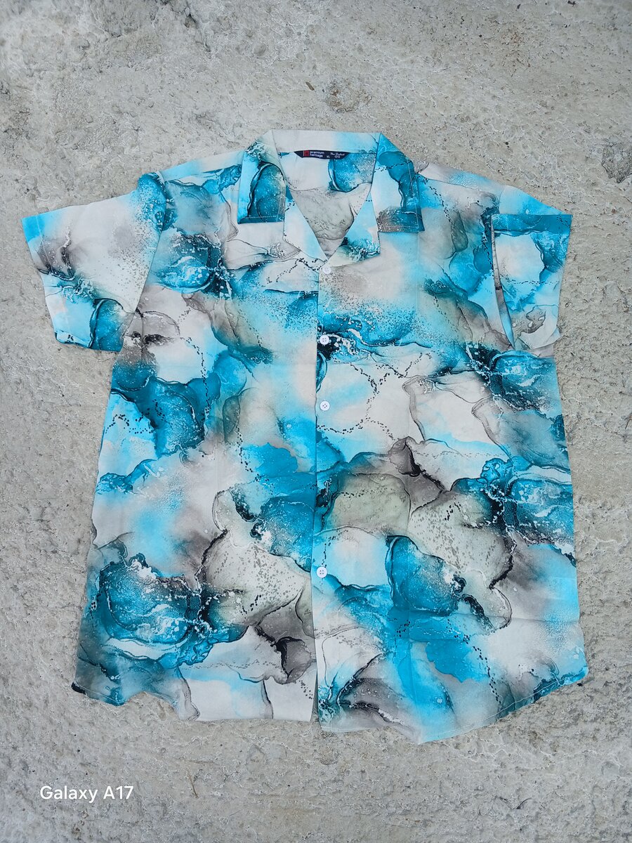 Chemises hawaïennes colorées