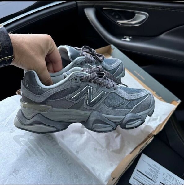 NEW BALANCE 9060