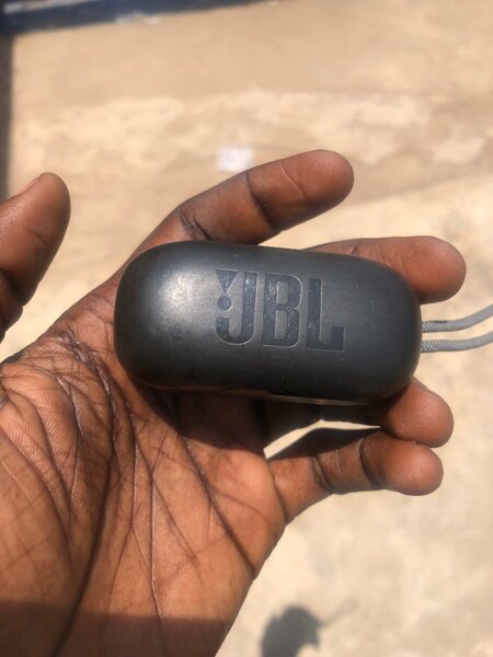 Preowned JBL reflect aero Bluetooth earbuds in stock