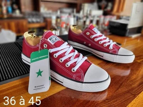 Baskets rouges classiques