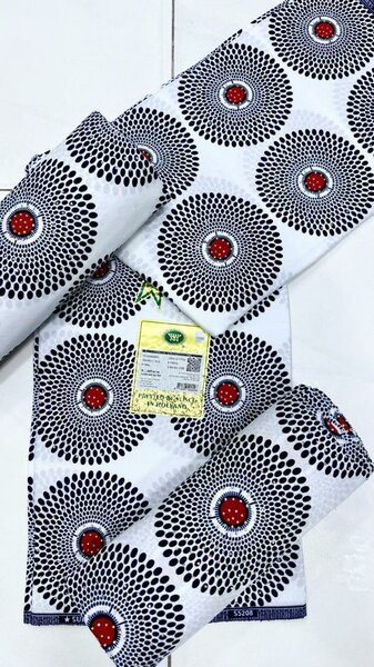 Hollandaise with pearls