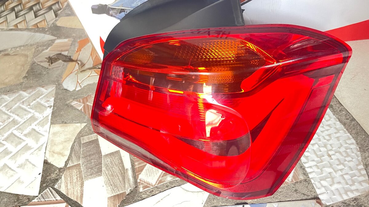 BMW X3 2018 taillight right side