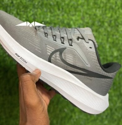 Nike sneakers  Runners grey