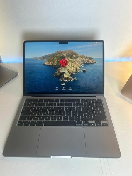 MacBook Air M2 (2022)