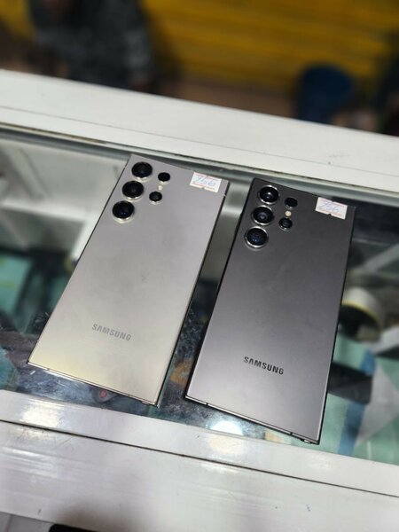 Galaxy s24 ultra 256giga et 12