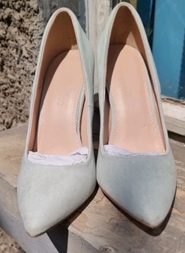 shoes gloss patent heel