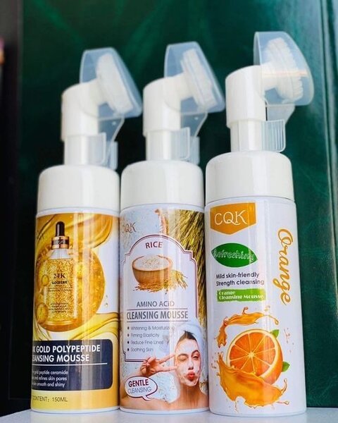 Mousse nettoyante CQK pour visage