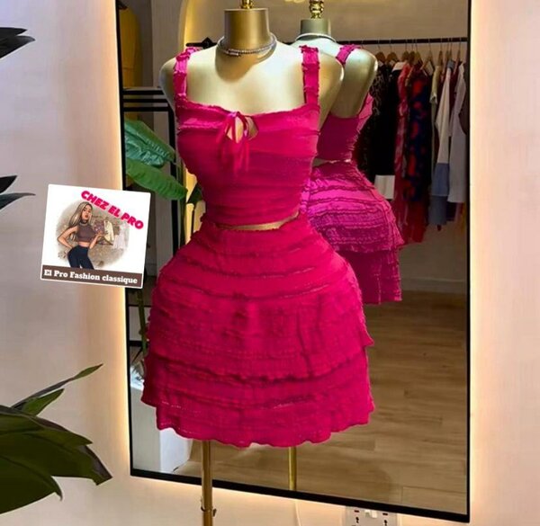 Robe Courte Plissée Chic