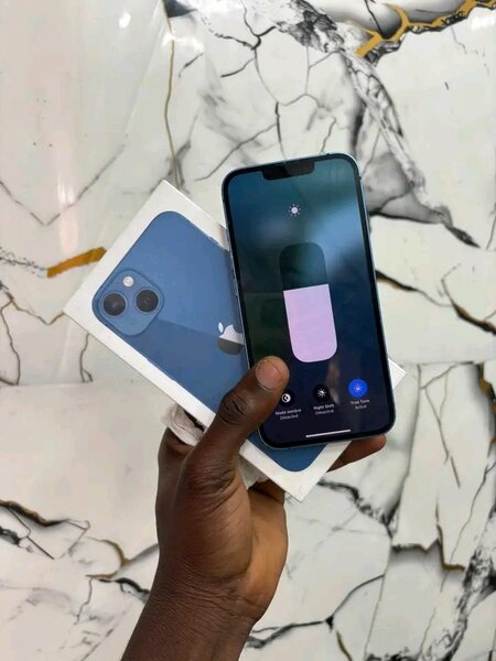 iPhone 13 Bleu Neuf