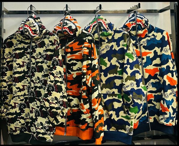 PULLS BAPE