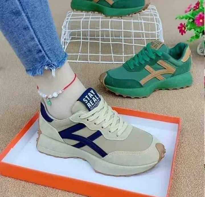 Baskets tendance Stay Real