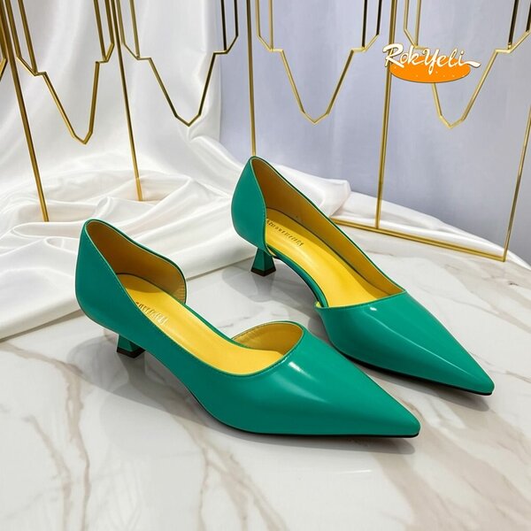 Escarpin à demi talon