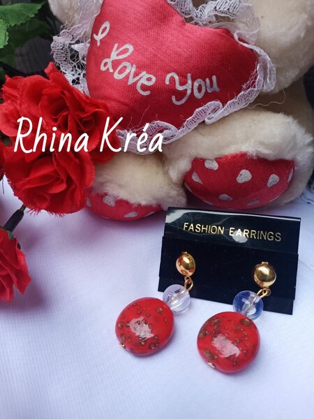 Boucles d'oreilles colorées élégantes