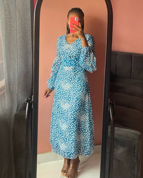 Dress Size S (UK 8/10)