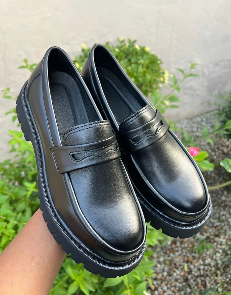 Mocassins noirs élégants homme