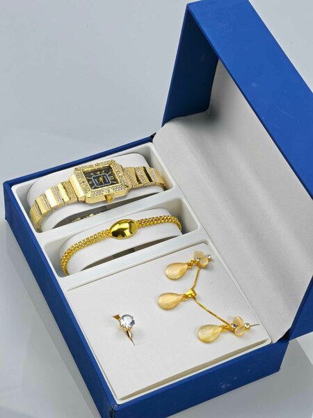 Coffret Bijoux et Montre Dorés