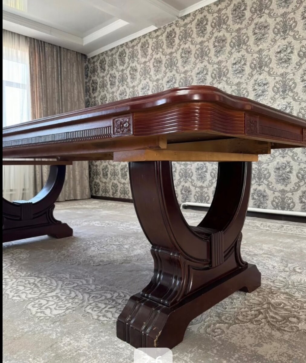 ПРОДАЕТСЯ СТОЛ