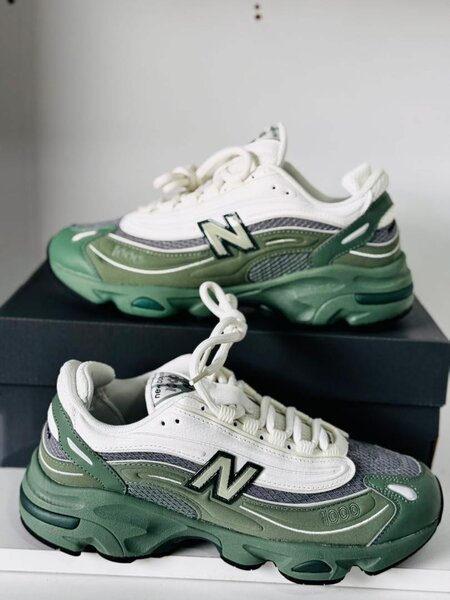 NEW BALANCE 1000