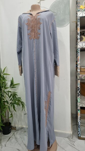 Abaya élégante brodée