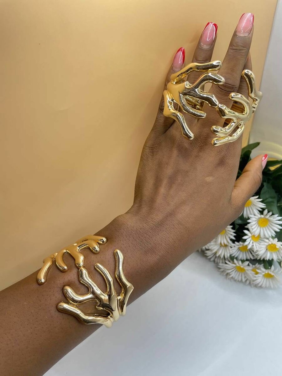 Crunchy bold bracelets