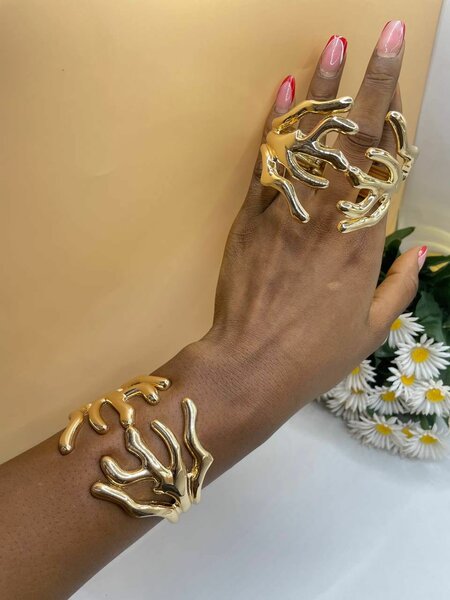 Crunchy bold bracelets