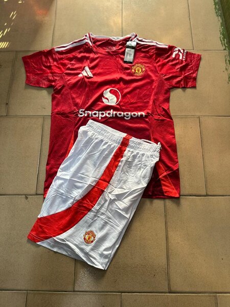 Tenue de football pour homme