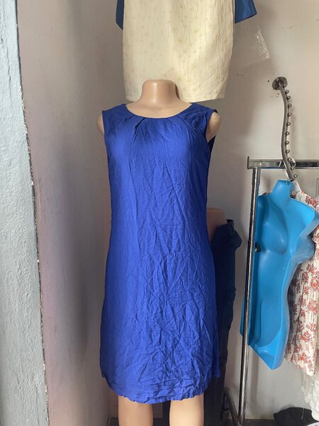 Robe d'été bleu vif