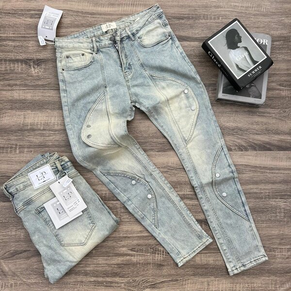 Stock jeans tra