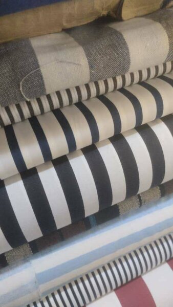 Tissus à rayures multicolores