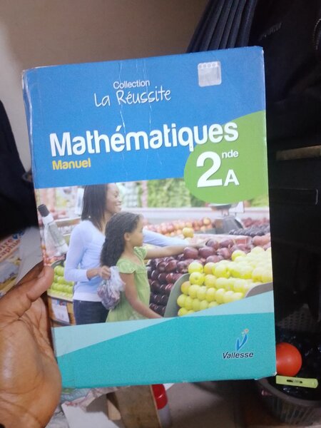 Livres scolaires pour étudiants