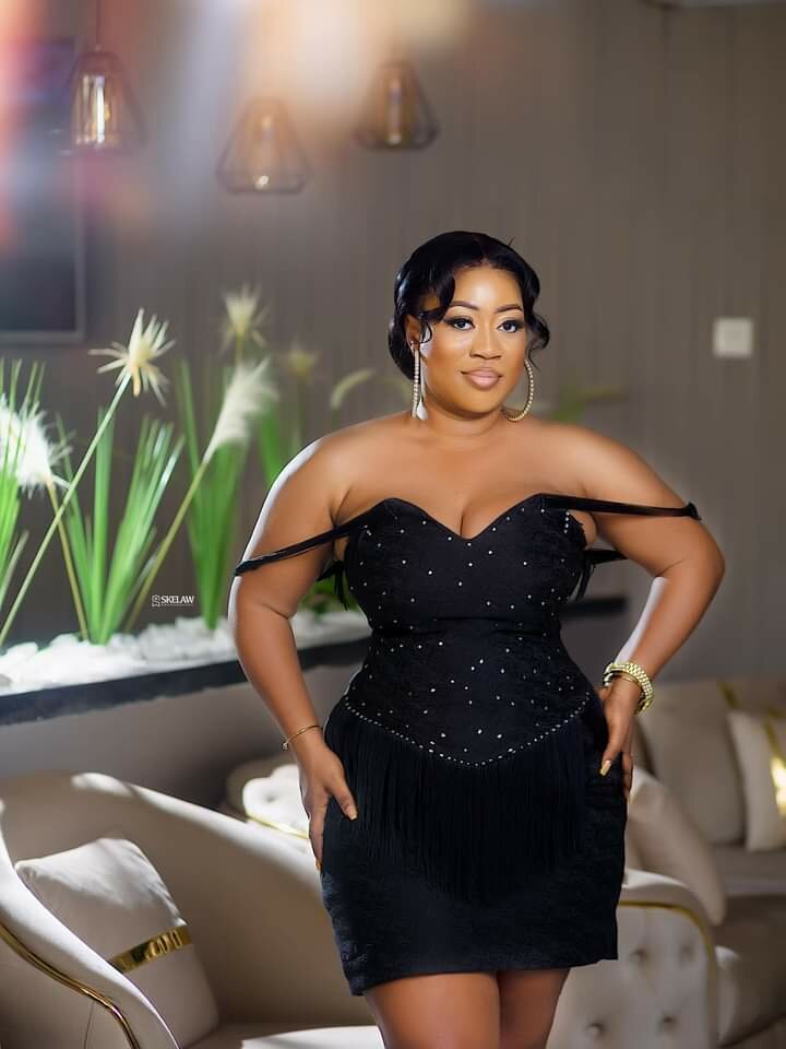 Beautiful Makeup Hairstyling And Nails