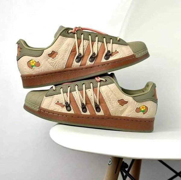 Adidas Superstar Sneakers