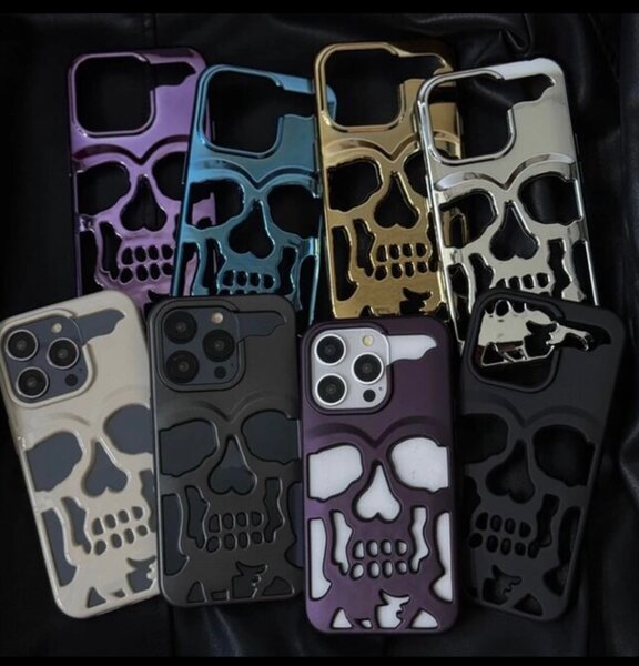 iPhones skull case