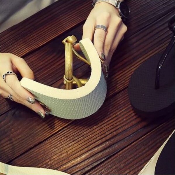 Flip-Flops Sandals Summer Non-slip Clipping Flat Beach Shoes