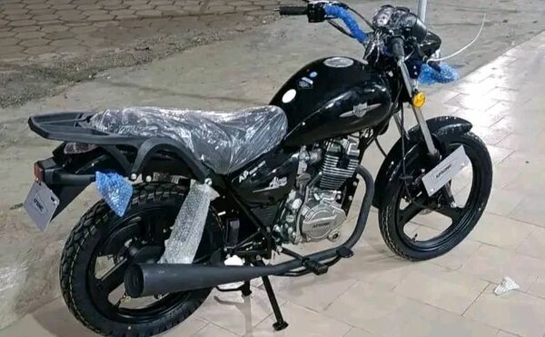 Moto utilitaire 150cc noire